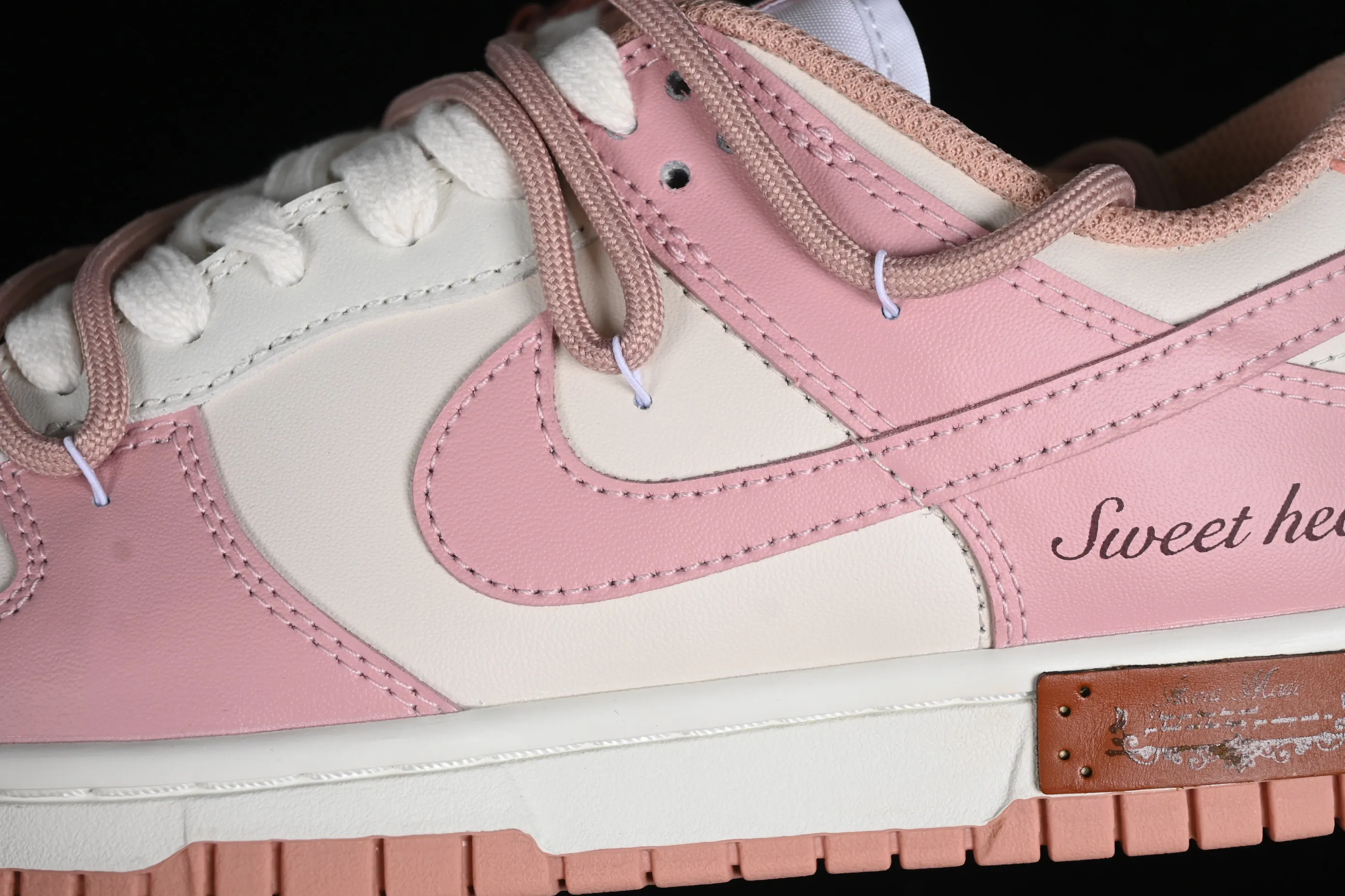 All categories Nk SB Dunk series Nk SB Dunk Low low-top sneakers Nk Dunk Low ESS customized version rose pink retro sweetheart low-top casual sneakers DD1503-118